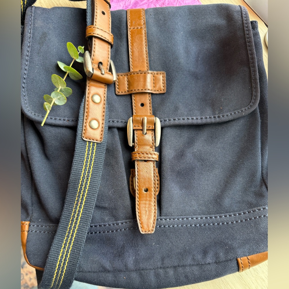 Fossil Unisex Navy Denim and Brown Leather Crossbody Messenger Bag - Picture 2 of 12